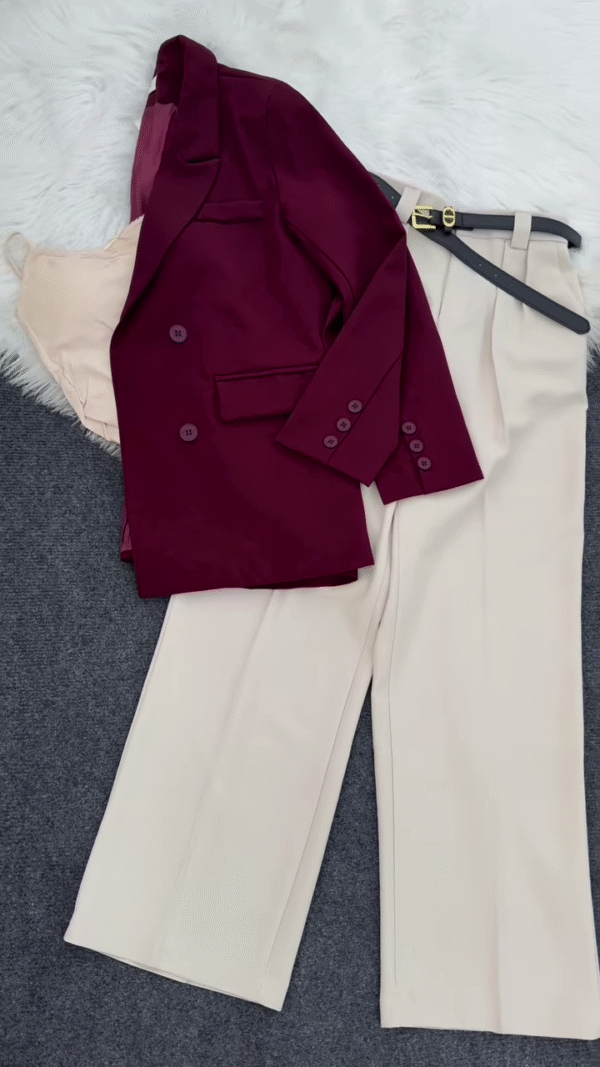🍷 Sophisticated Burgundy Double-Breasted Blazer & Beige Pleated Pants Set 👔 - Image 4