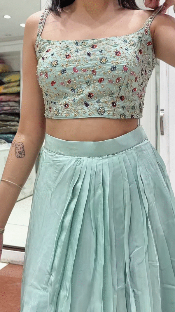 🌸 Safed Phoolon Vaala Lambi Baanhon Vaala Button-Down Shirt 🌿 - Image 2